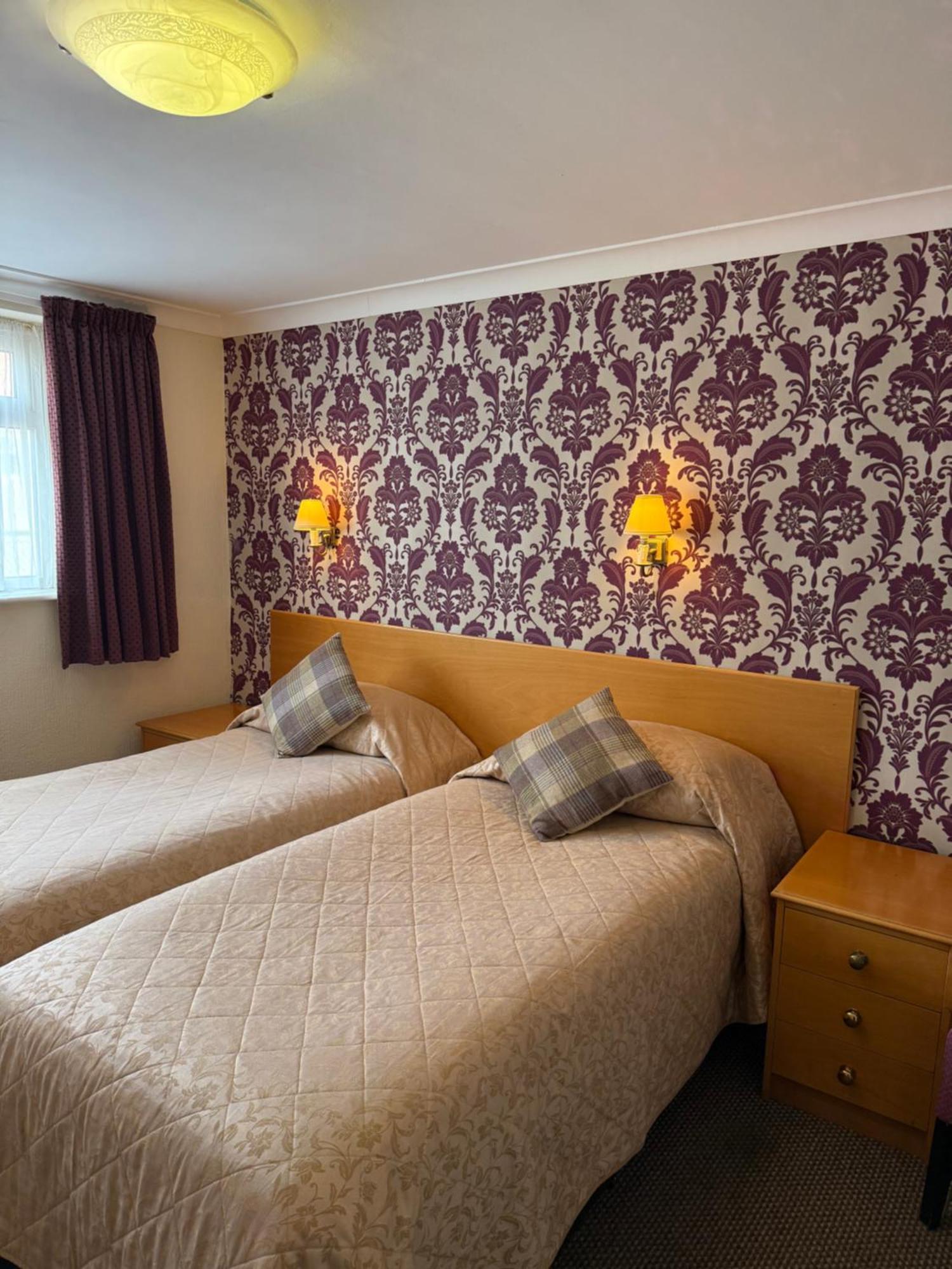 Hotel Adelaide House - Opposite Winter Gardens, Town Centre Blackpool